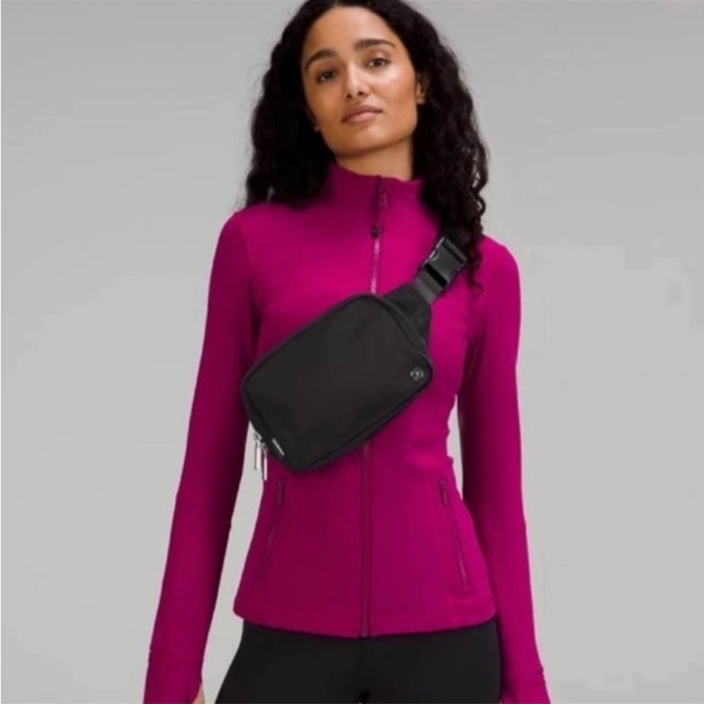 NWT Lululemon Large Everywhere Belt Bag - Picture 2 of 7